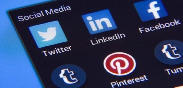 “Μπλόκο” σε social media, online στοίχημα για ανήλικους